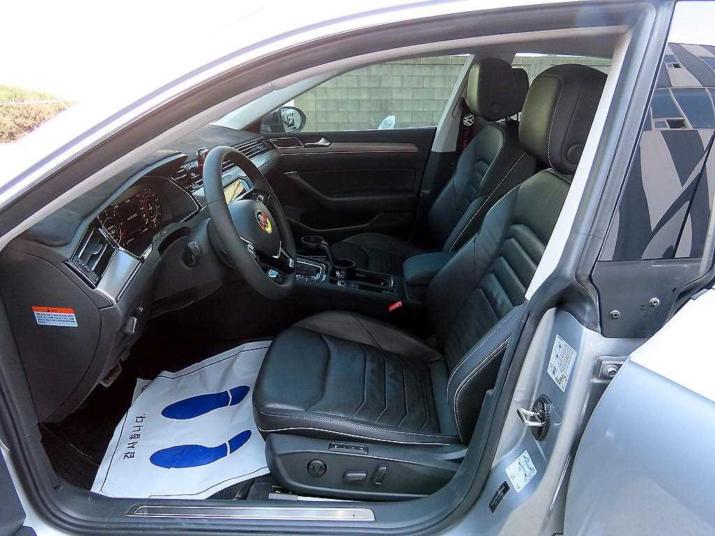 Volkswagen Arteon - Vista 5