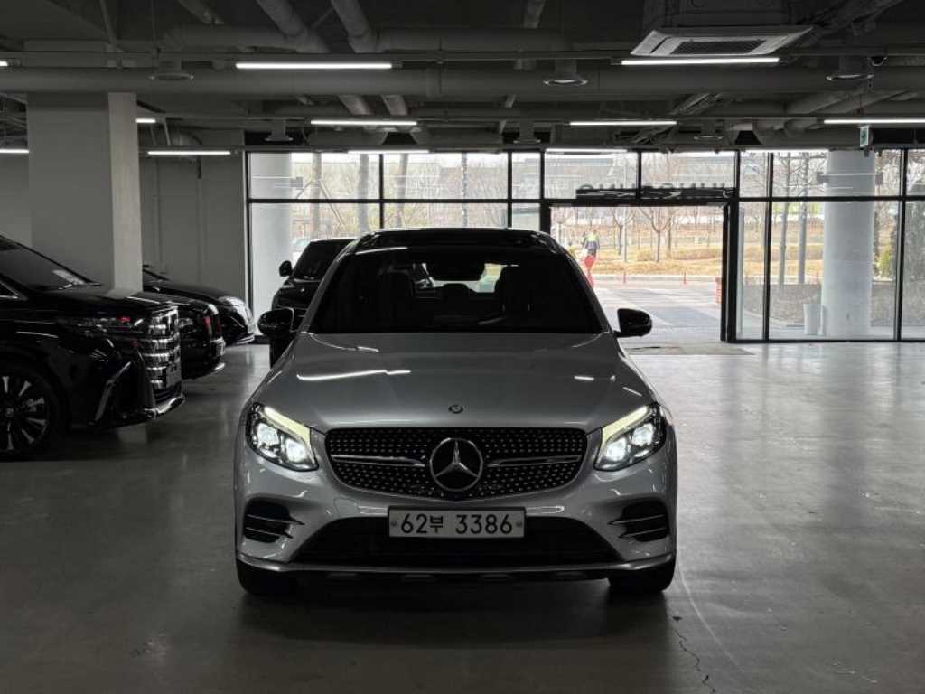 Mercedes Benz GLC Class - Vista 3