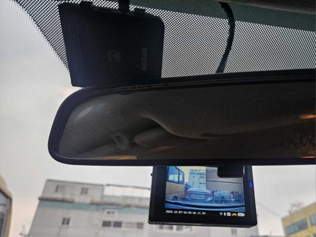 HYUNDAI Avante - Vista 8