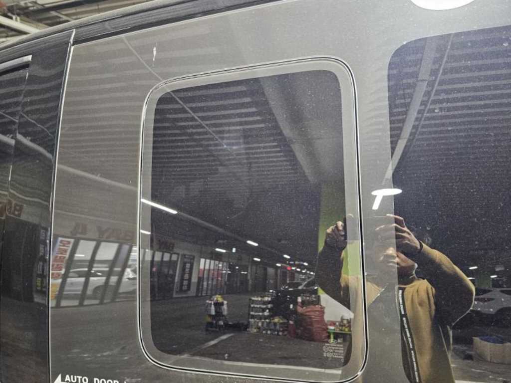 HYUNDAI Staria 2022 Negro - Importación desde Corea - HF Imports Iquique - Foto 18