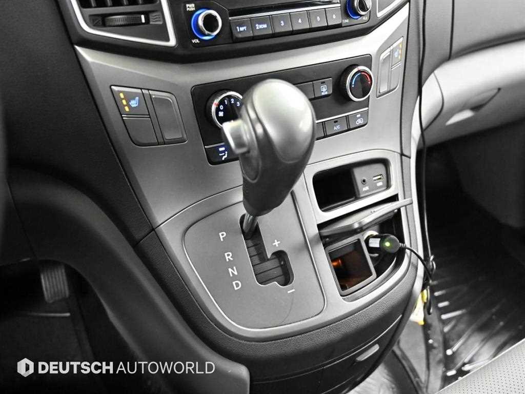 HYUNDAI Starex - Vista 9