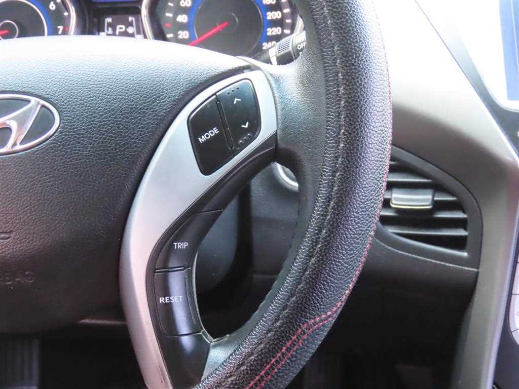 HYUNDAI Avante - Vista 12