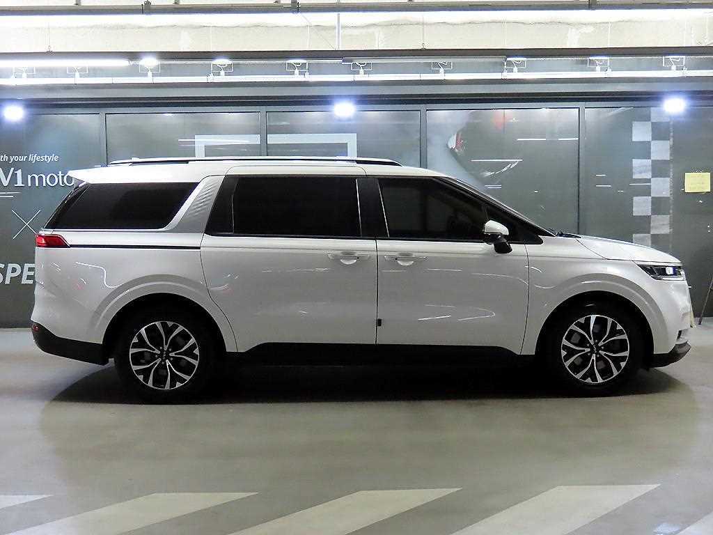 KIA Carnival - Vista 3