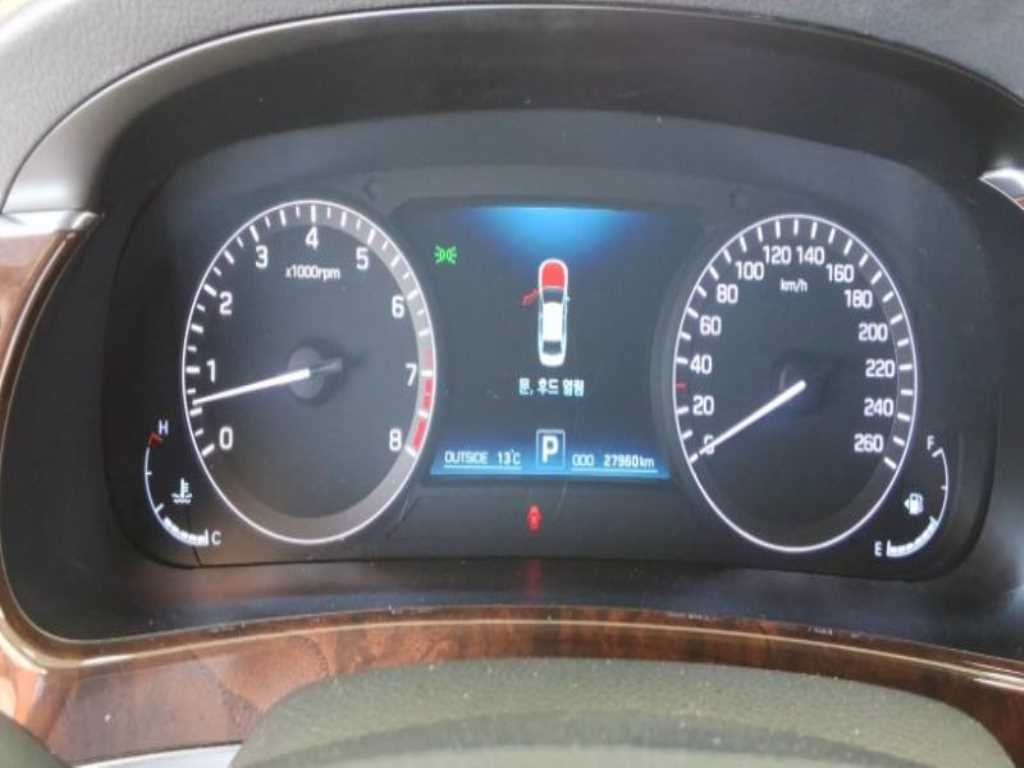 HYUNDAI Equus - Vista 6