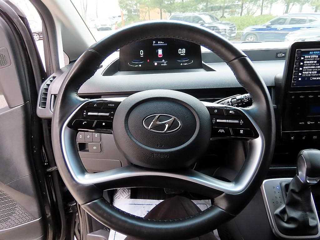 HYUNDAI Staria - Vista 8