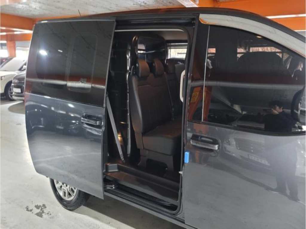 HYUNDAI Staria - Vista 7