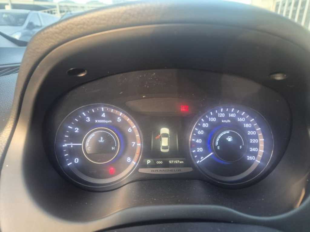 HYUNDAI Grandeur - Vista 7