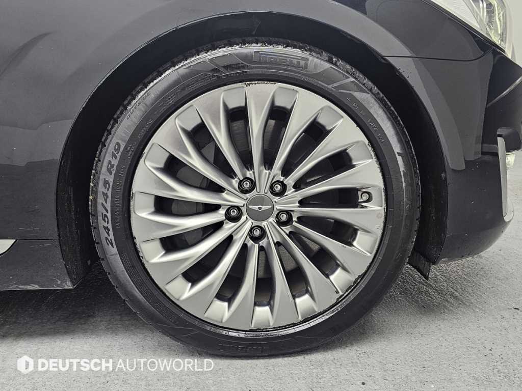 Genesis EQ900 - Vista 5