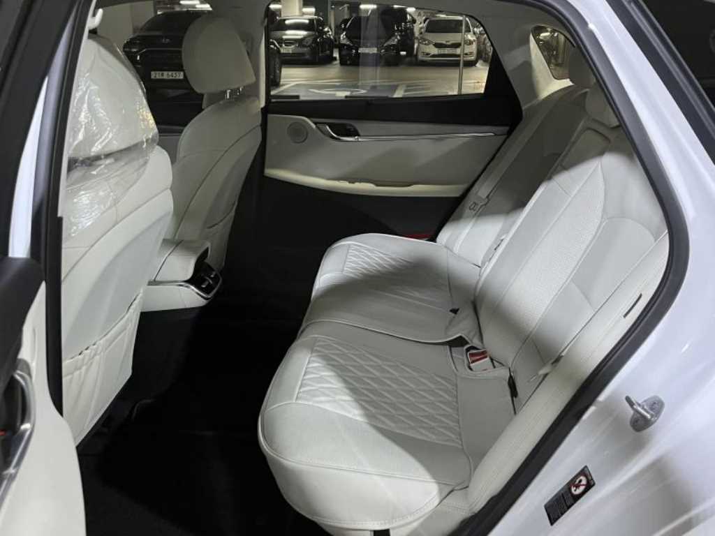 HYUNDAI Grandeur - Vista 8