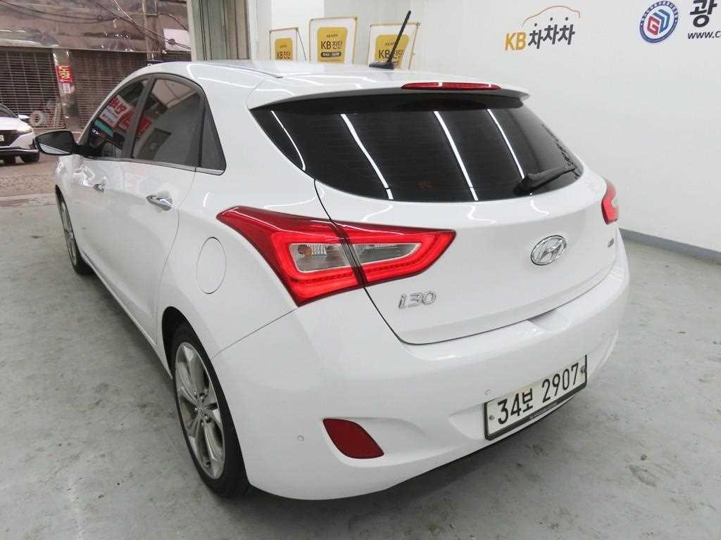 HYUNDAI i30 - Vista 4