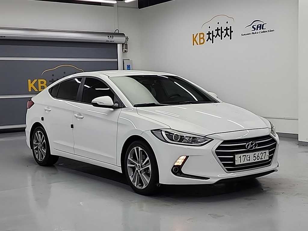 HYUNDAI Avante - Vista 4