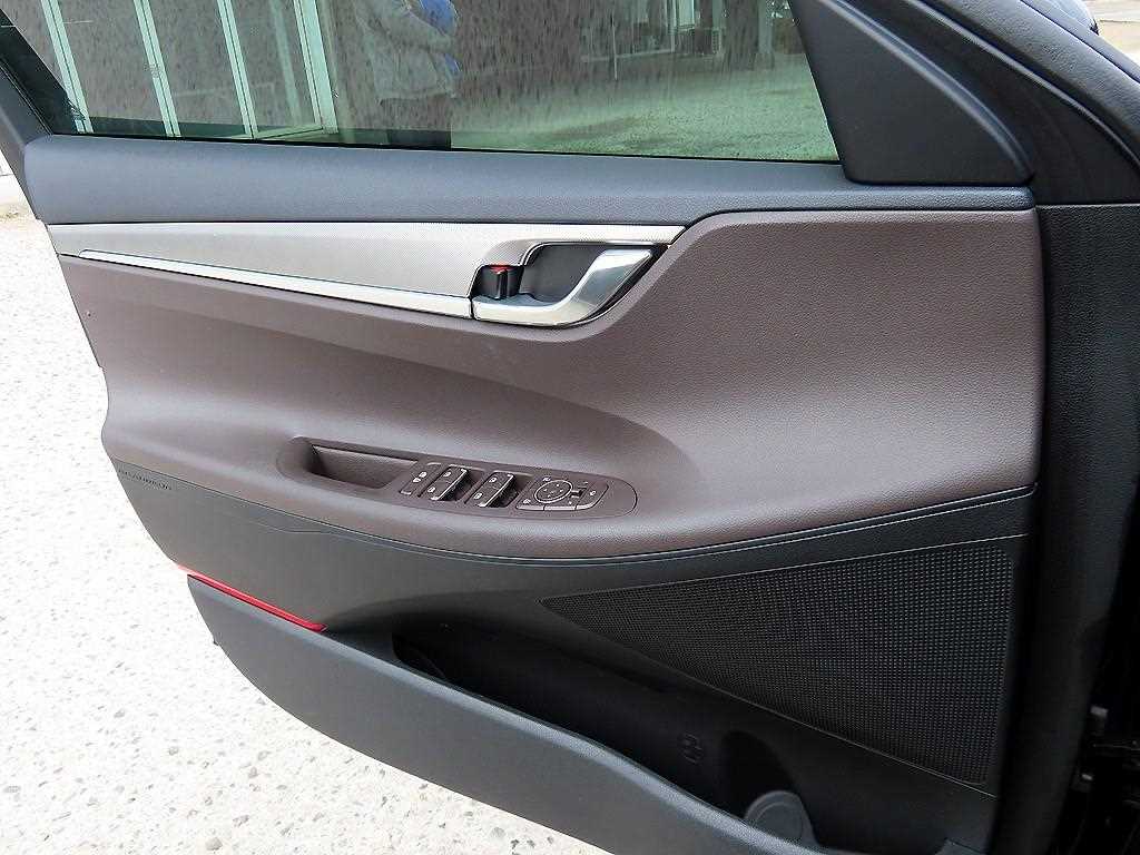 HYUNDAI Grandeur - Vista 11