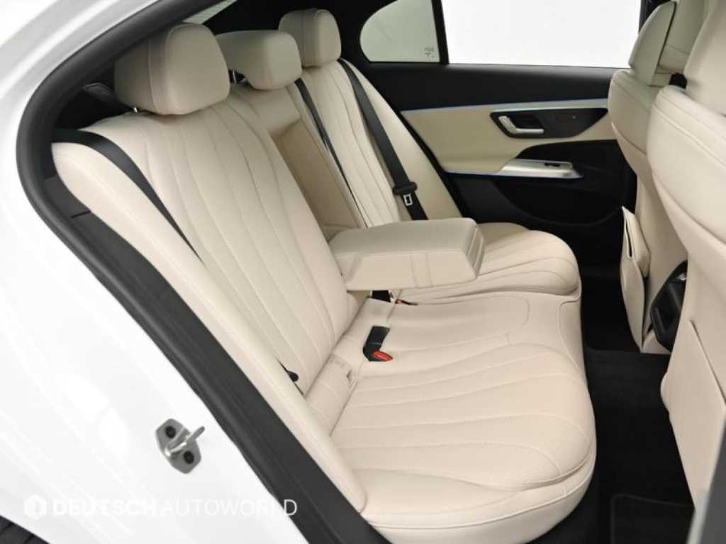 Mercedes Benz E class - Vista 12