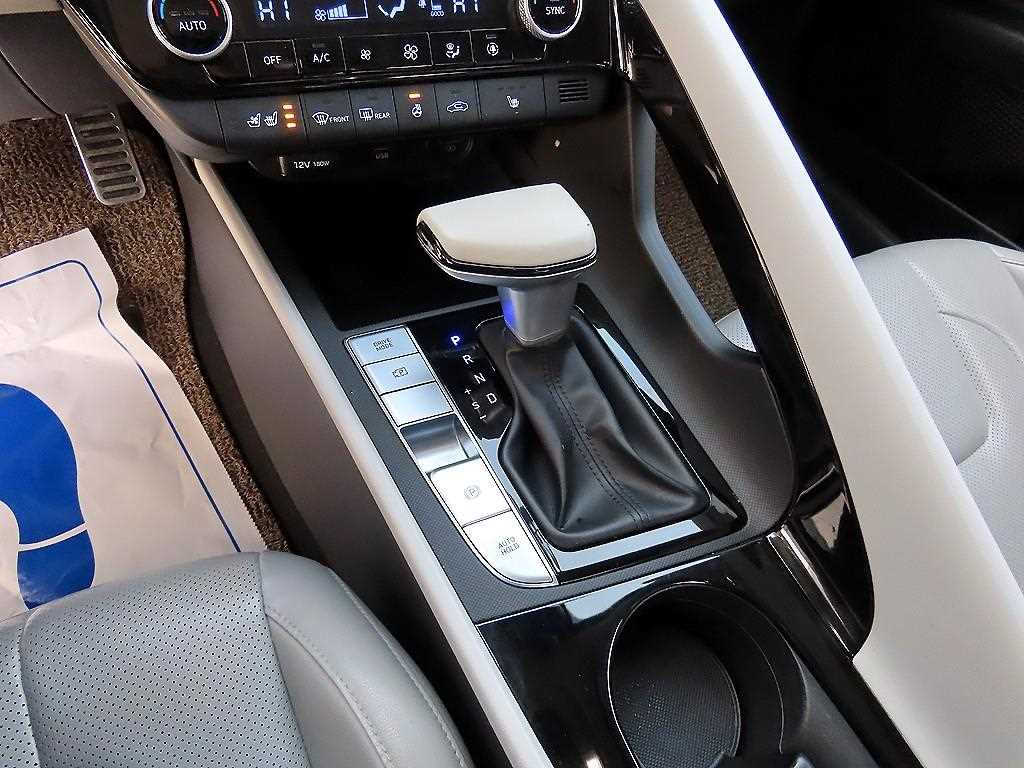 HYUNDAI Avante - Vista 10