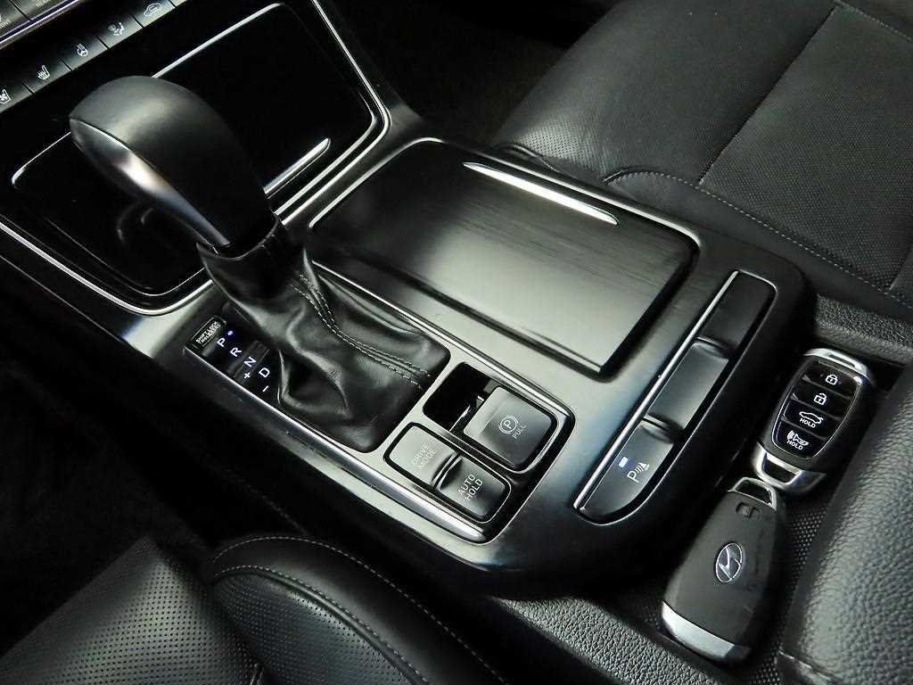 HYUNDAI Grandeur - Vista 11