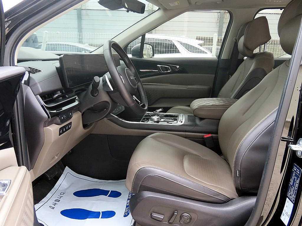 KIA Carnival - Vista 5