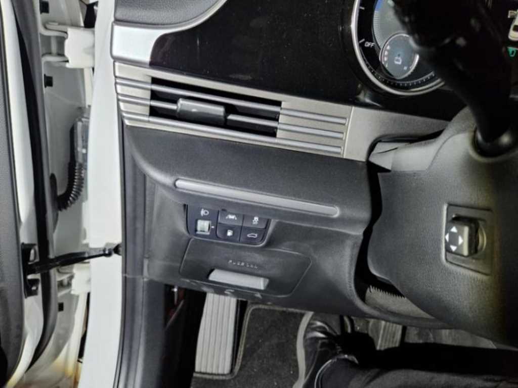 HYUNDAI Grandeur - Vista 7