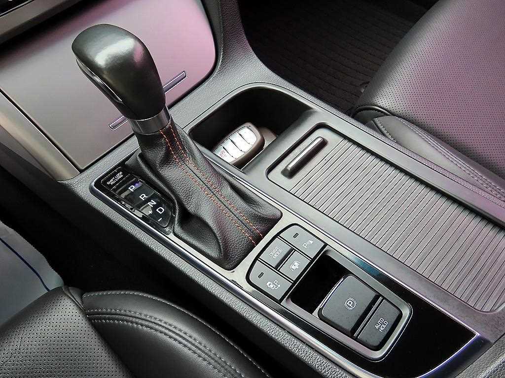 HYUNDAI Sonata - Vista 10