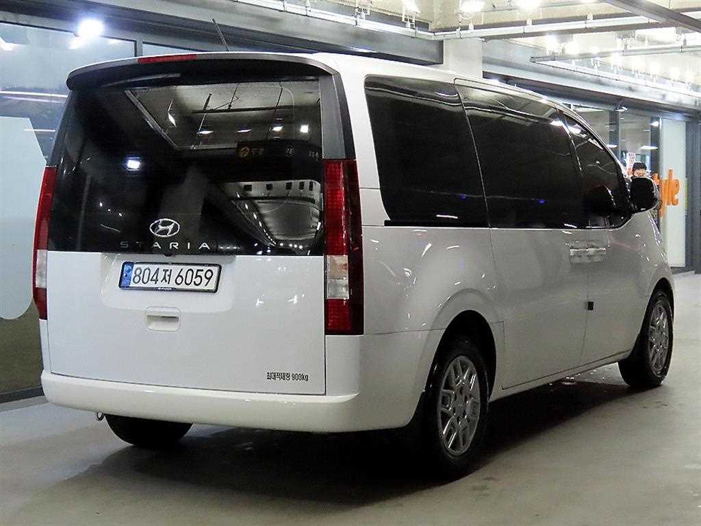 HYUNDAI Staria - Vista 4