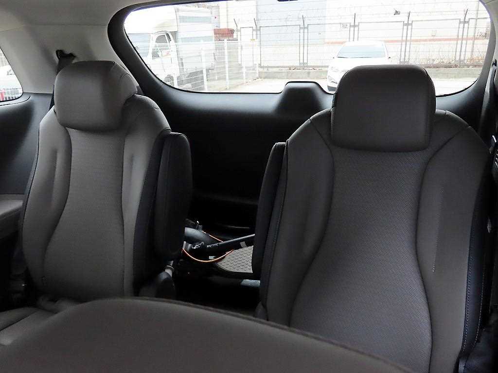KIA Carnival - Vista 7