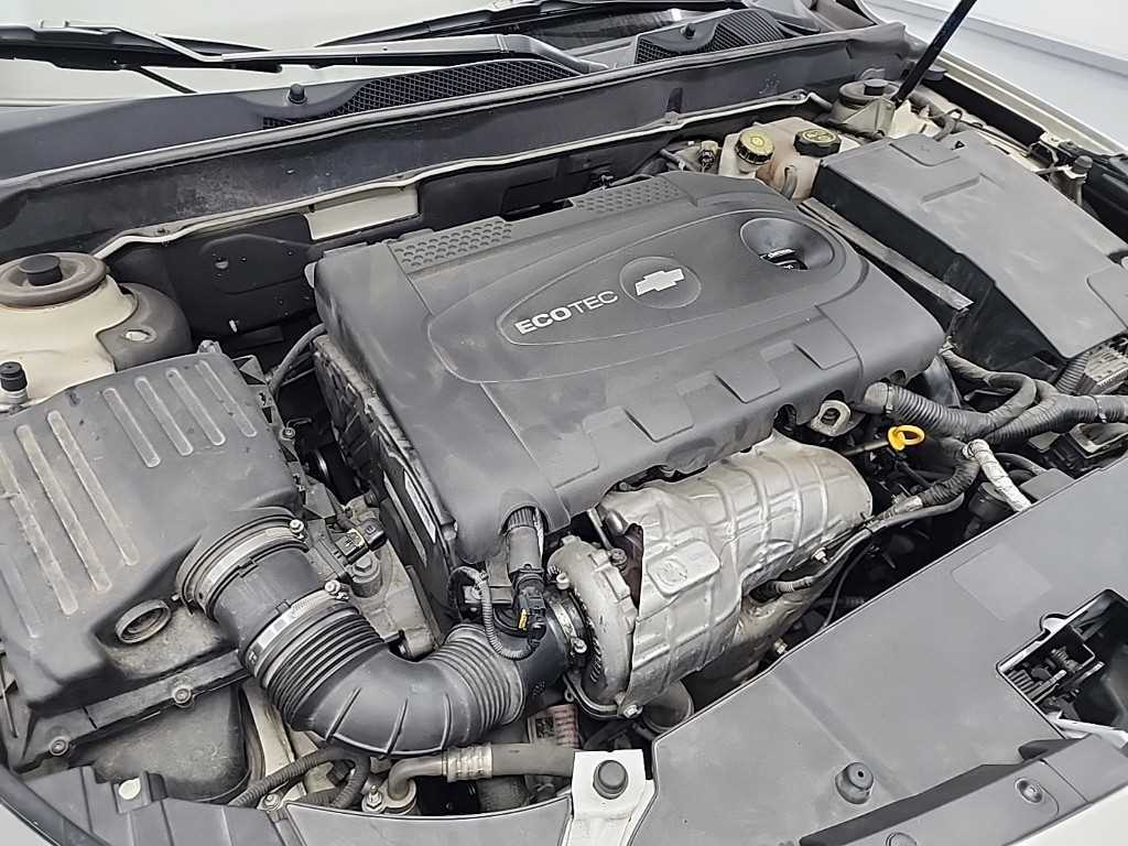 Chevrolet Malibu - Vista 5