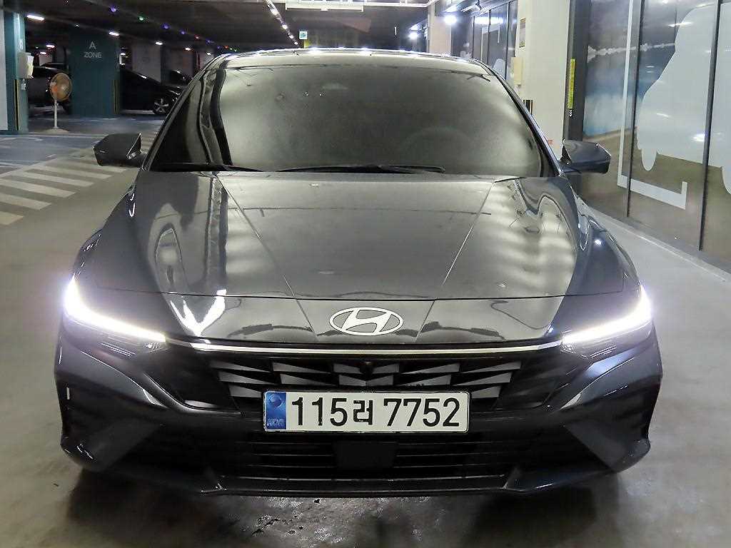 HYUNDAI Avante - Vista 2