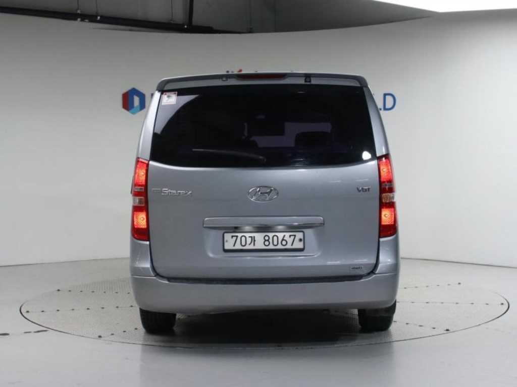 HYUNDAI Starex - Vista 4
