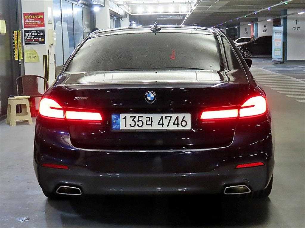 BMW 5 Series - Vista 5