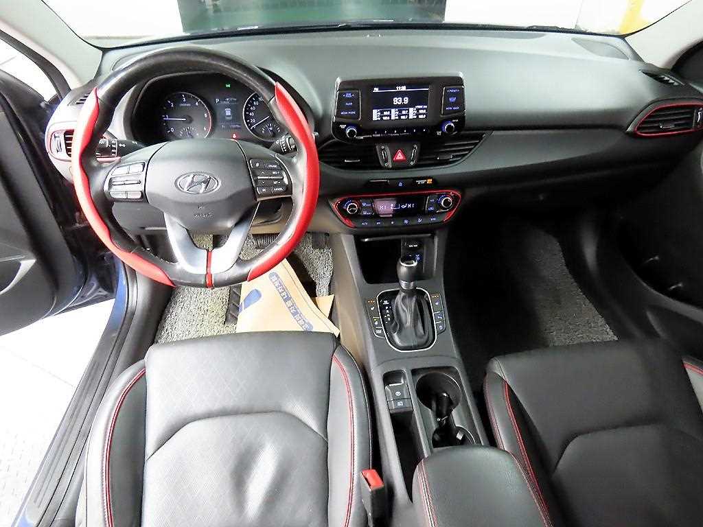 HYUNDAI i30 - Vista 7