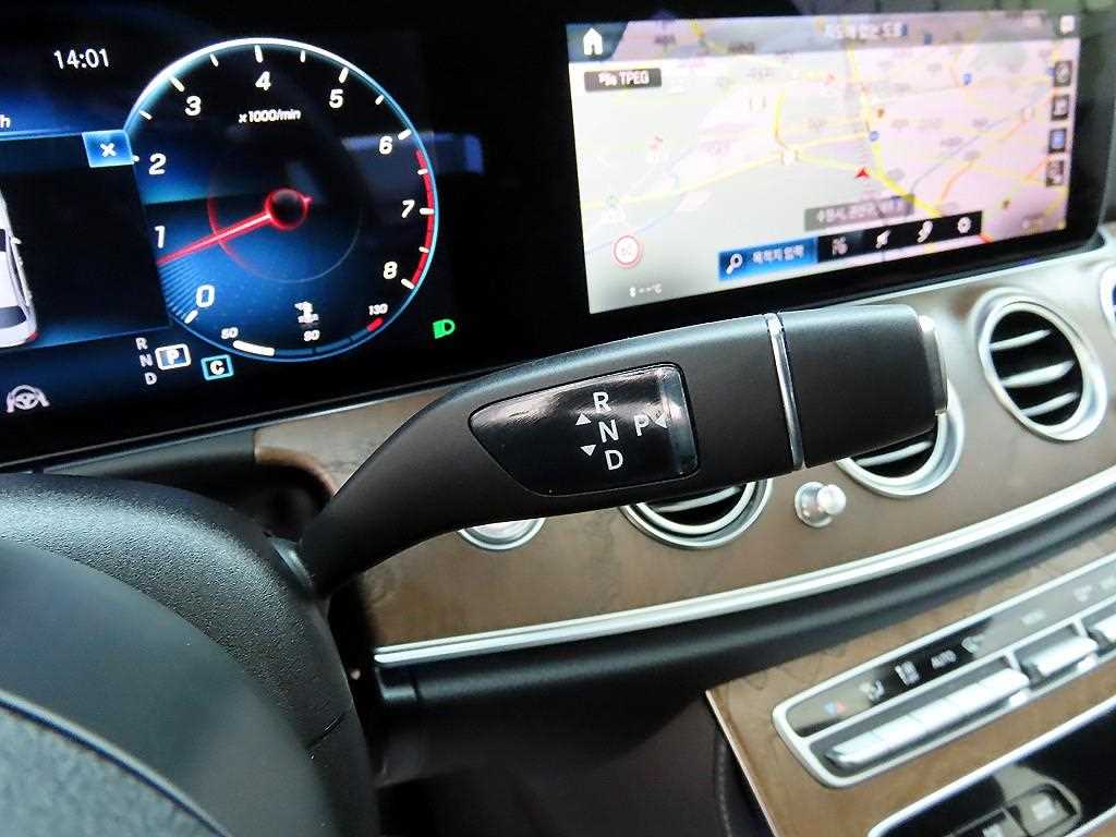 Mercedes Benz E class - Vista 11