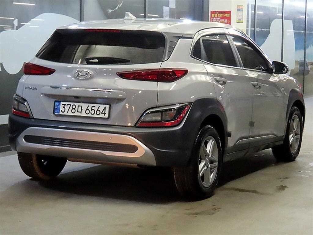 HYUNDAI Kona - Vista 4