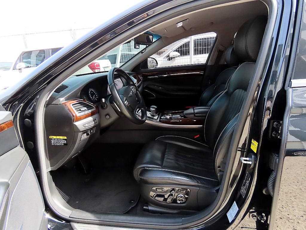 Genesis EQ900 - Vista 5