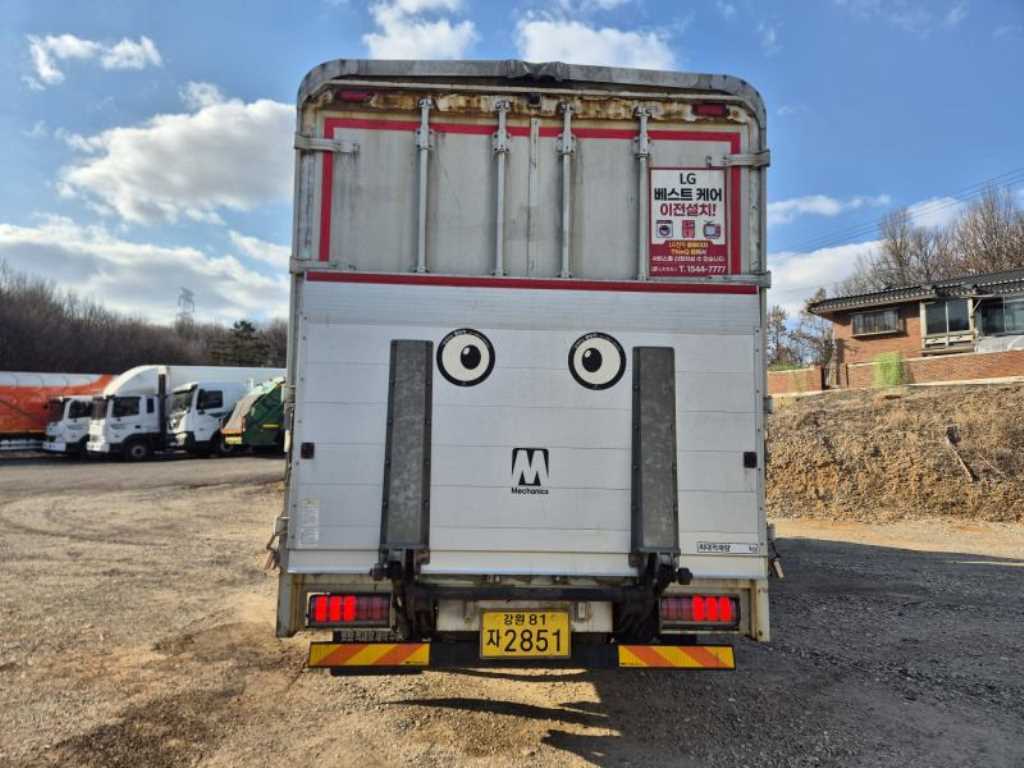 medium and large cargo truck - Vista 3