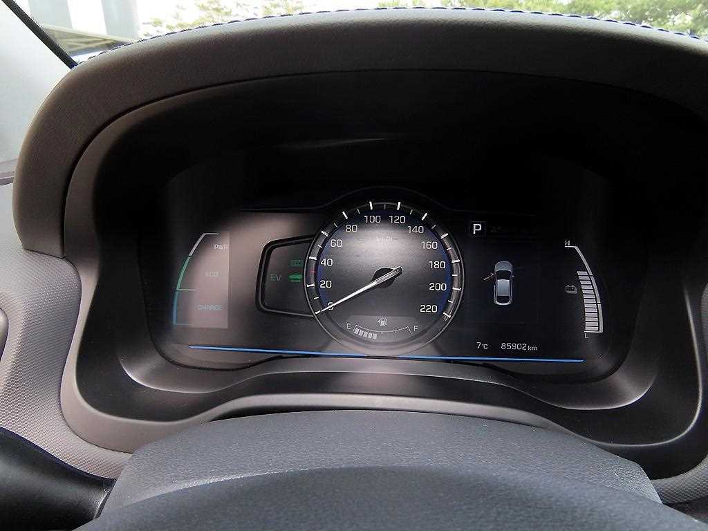 HYUNDAI Ioniq - Vista 9