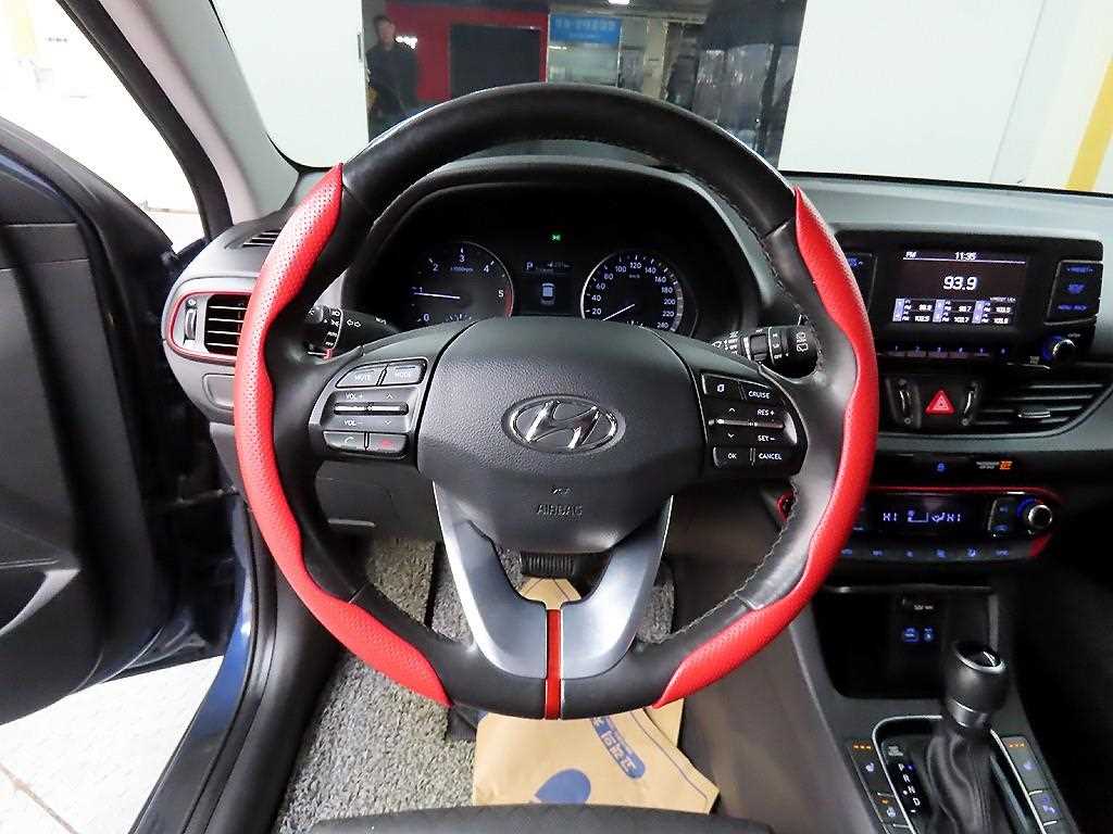 HYUNDAI i30 - Vista 9