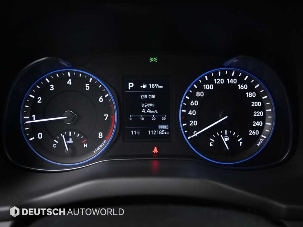 HYUNDAI Kona - Vista 5