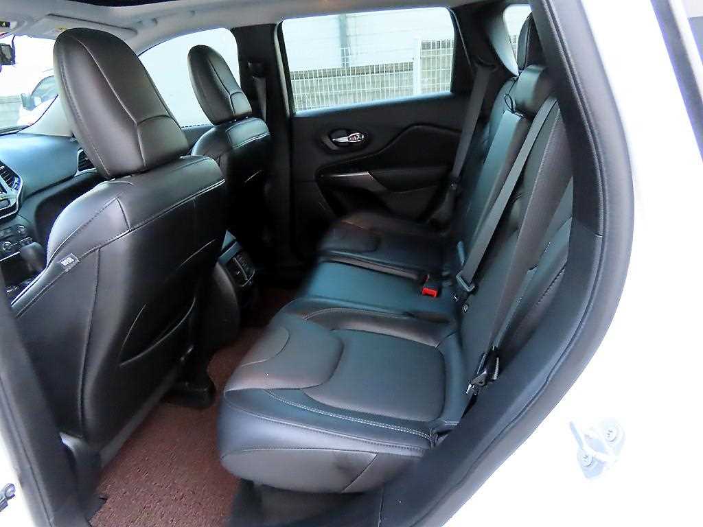 Jeep Cherokee - Vista 6