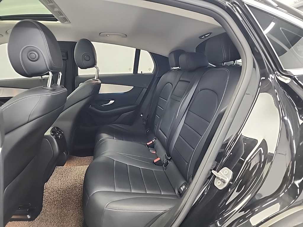 Mercedes Benz GLC Class - Vista 12