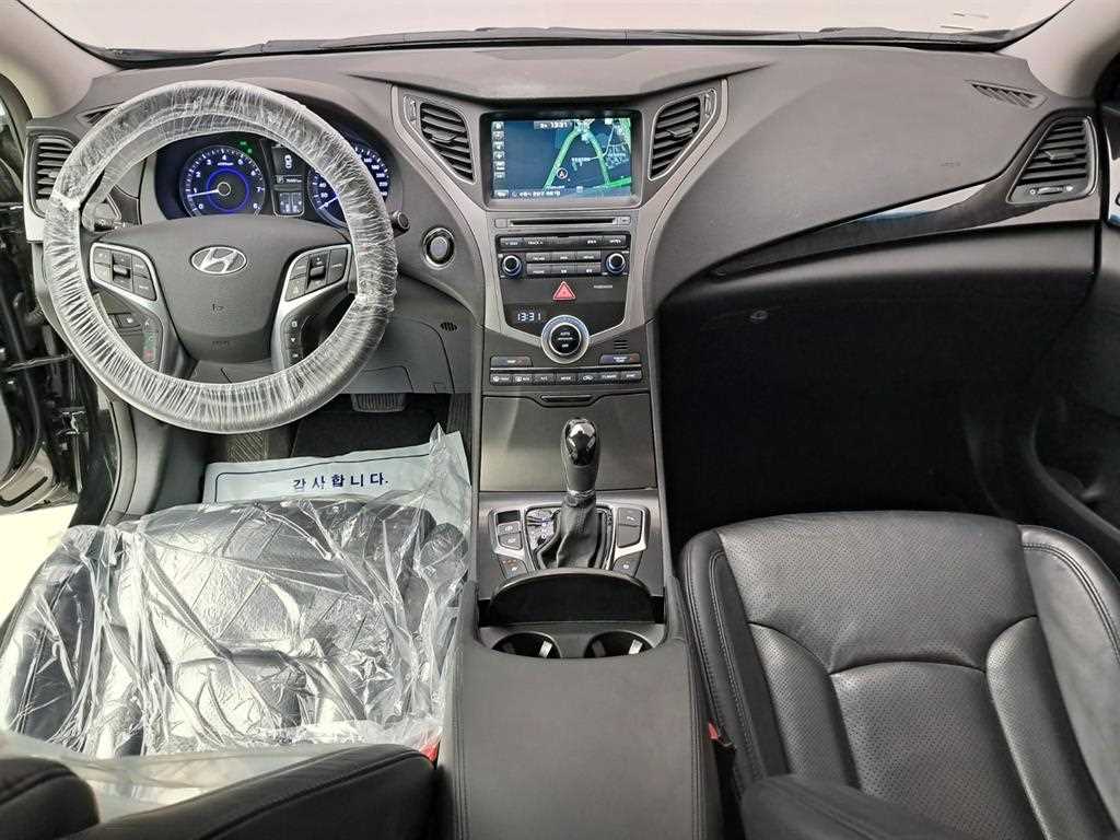 HYUNDAI Grandeur - Vista 6
