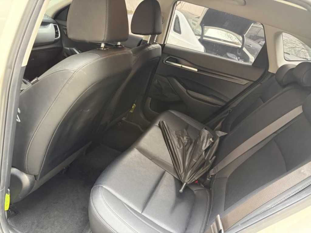 KIA Seltos - Vista 11