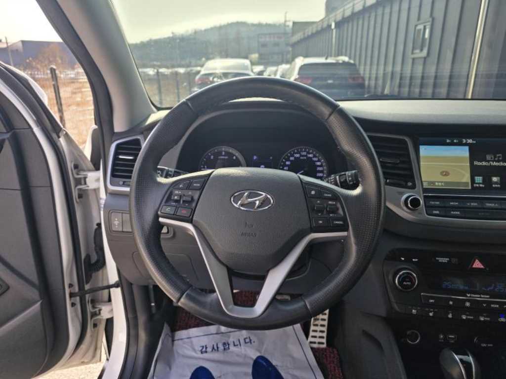 HYUNDAI Tucson - Vista 7