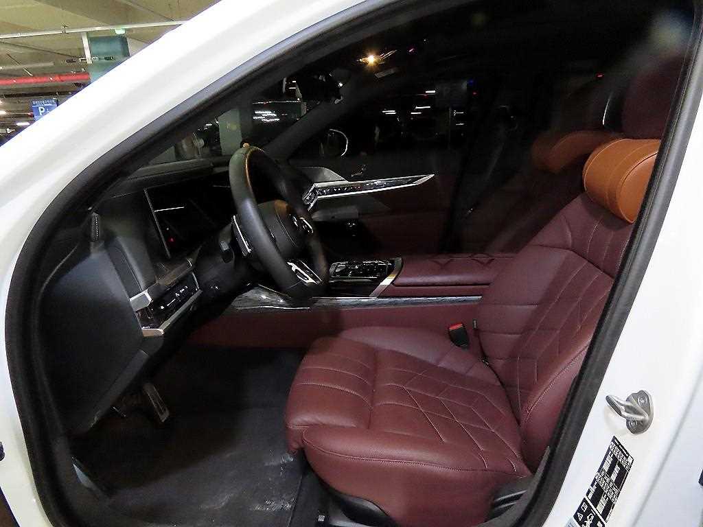 BMW 7 Series - Vista 6