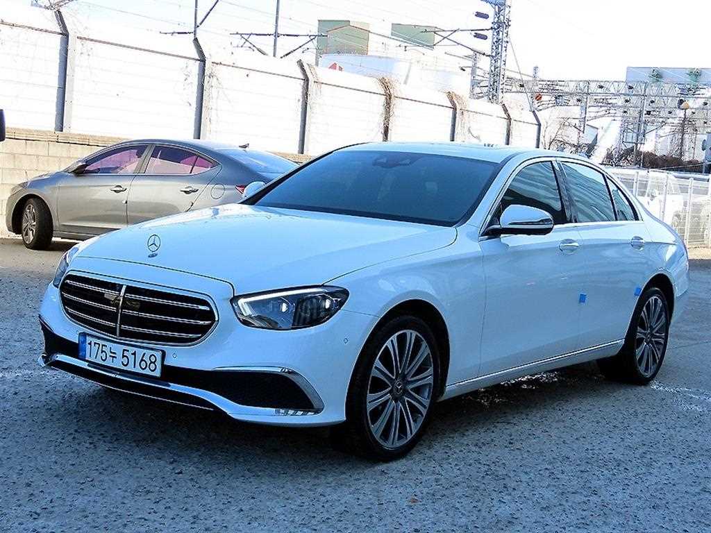 Mercedes Benz E class - Vista 2