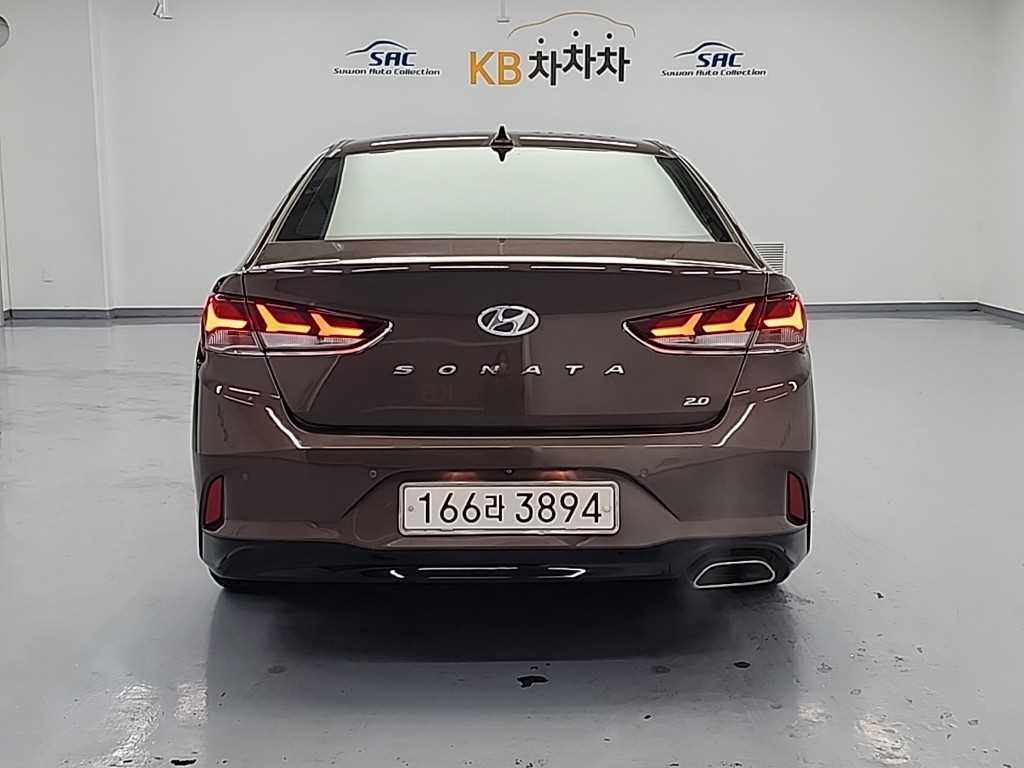 HYUNDAI Sonata - Vista 3