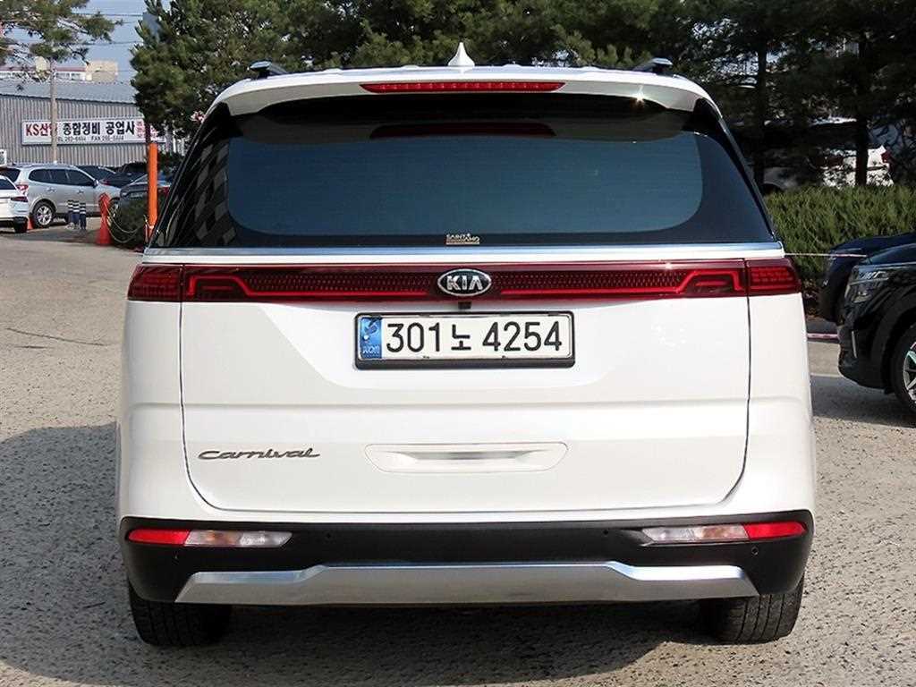 KIA Carnival - Vista 4
