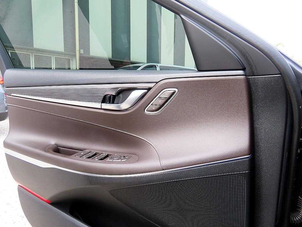 HYUNDAI Grandeur - Vista 12