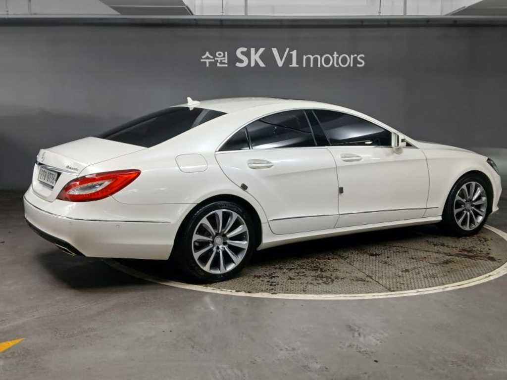 Mercedes Benz CLS Class - Vista 4