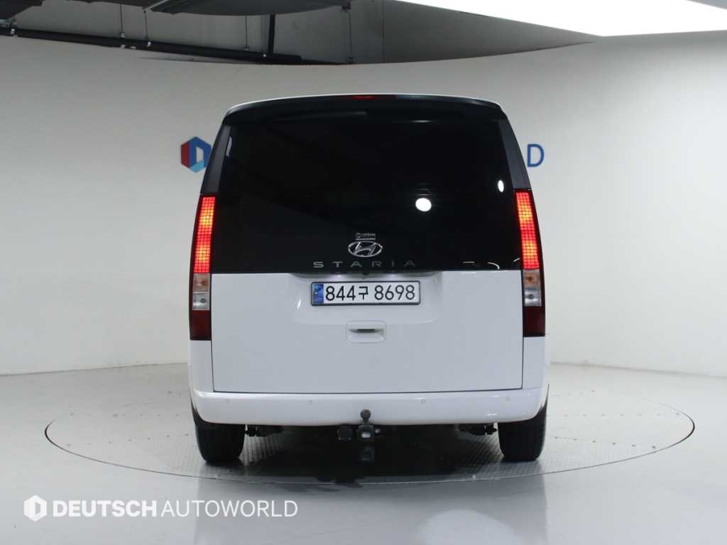 HYUNDAI Staria - Vista 4