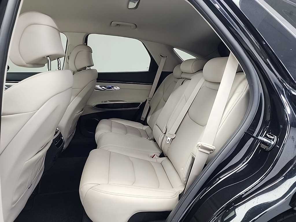 Genesis GV70 - Vista 12