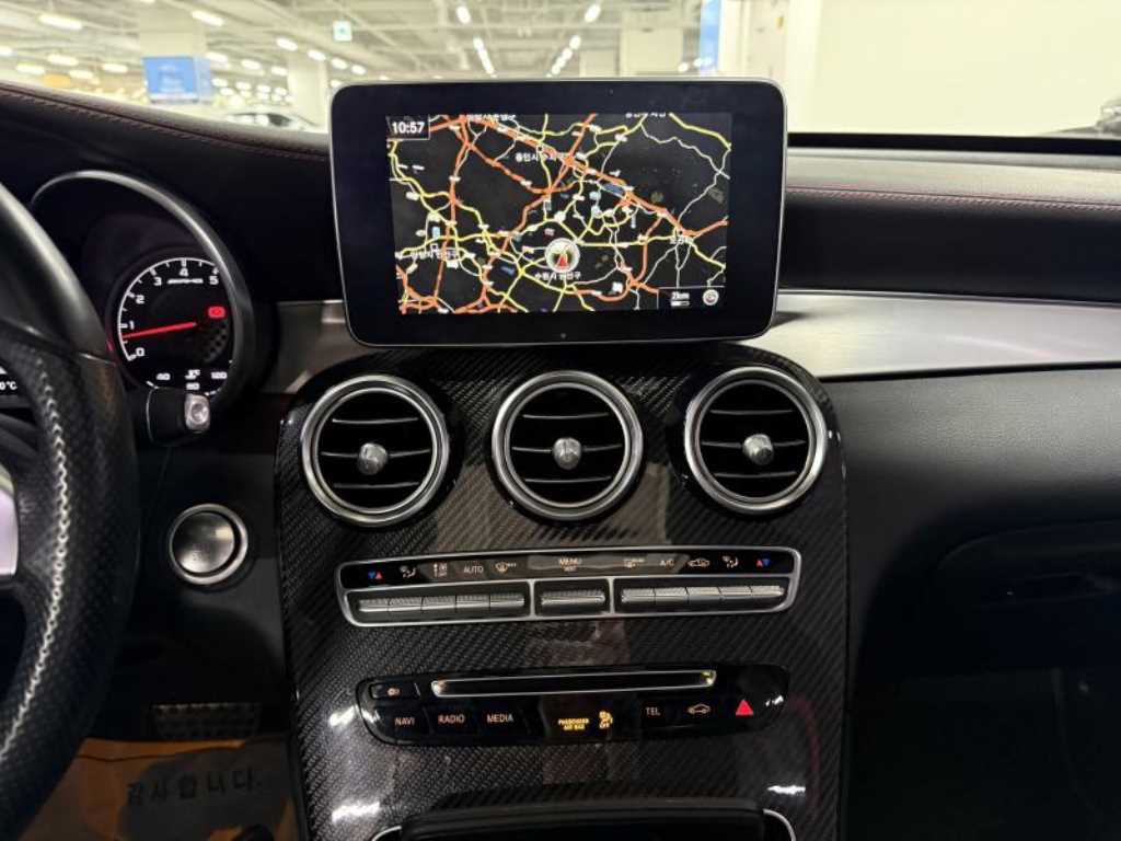 Mercedes Benz GLC Class - Vista 12